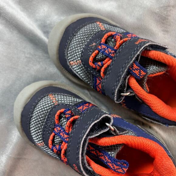 OshKosh B'gosh Toddler boys sneakers size 5 - Picture 4 of 8